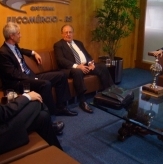 1º Vice-Presidente da FECOMERCIO-RS Sr. Luiz Carlos Bohn, Presidente do Sindilojas Nova Prata Sr. Josemar Vendramin, Presidente da FECOMERCIO-RS Sr. Zildo De Marchi, Vice-Presidente do Sindilojas Nova Prata Sr. Mario Frosi.